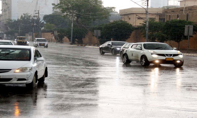 Light Rainfall turns Karachi weather Pleasant