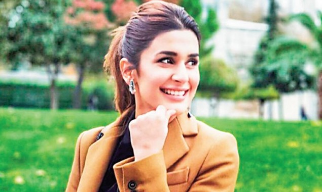‘I don’t use glycerin to cry during shooting’ says Kubra Khan