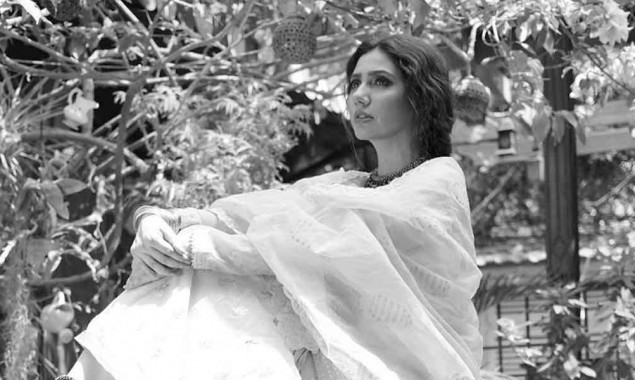 Actress Mahira Khan’s photo goes viral on social media