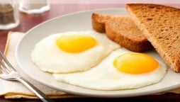 Add Eggs in your daily diet to fight off infections