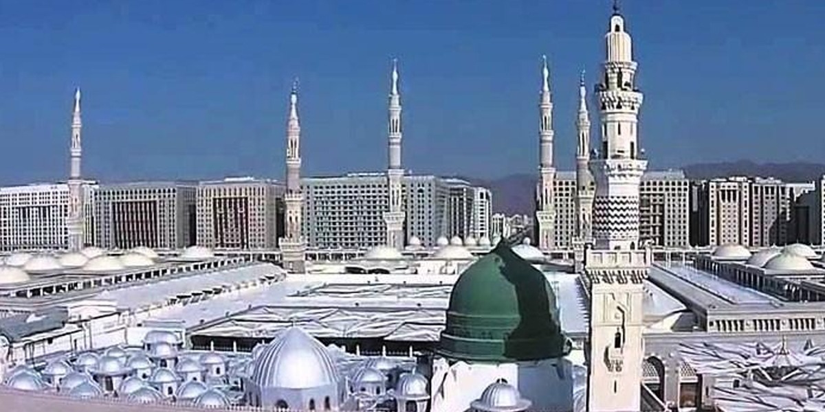 1 Lakh worshipers offer Friday prayers after Saudi govt reopens Prophet Mosque