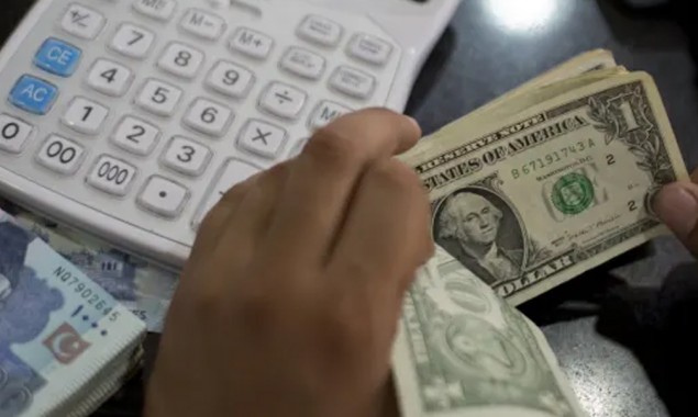 US Dollar decreases by 34 paise in interbank