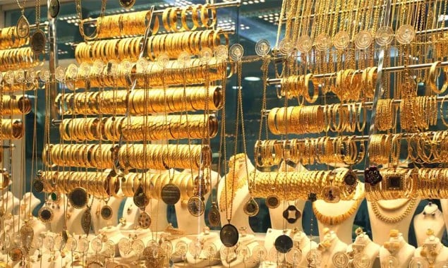 Gold price increases by Rs 2000 per tola in Pakistan