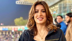 Mehwish Hayat’s photo with her cute pet dogs will make your day