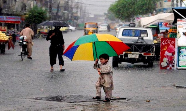 Punjab, KP and GB expects rain, Karachi to remain dry today