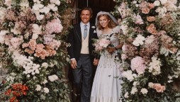 Princess Beatrice & Edoardo Mapelli Mozzi release official wedding photos