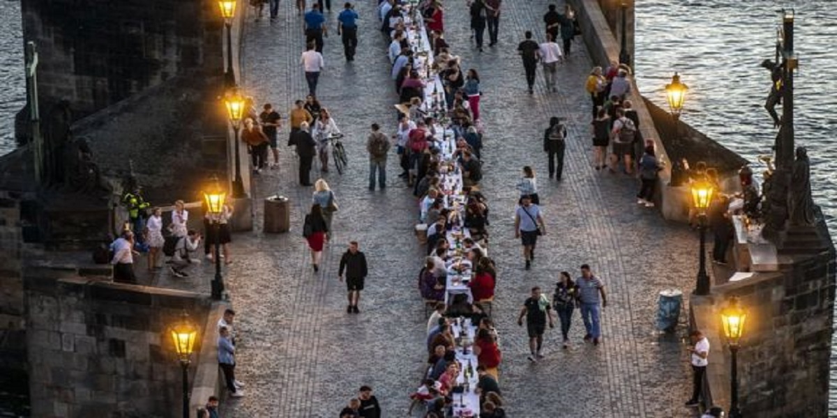 Czech Republic holds a party to give a “symbolic farewell” to coronavirus