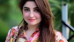 Gul Panra stuns everyone with her new pictures