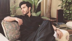 Feroze Khan celebrates 30th birthday; fans, family extend wishes