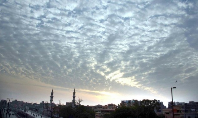 Karachi’s weather turns pleasant on Sunday morning with return of cool sea breeze