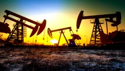 Brent Crude slips 7 cents on worries of patchy US Economy