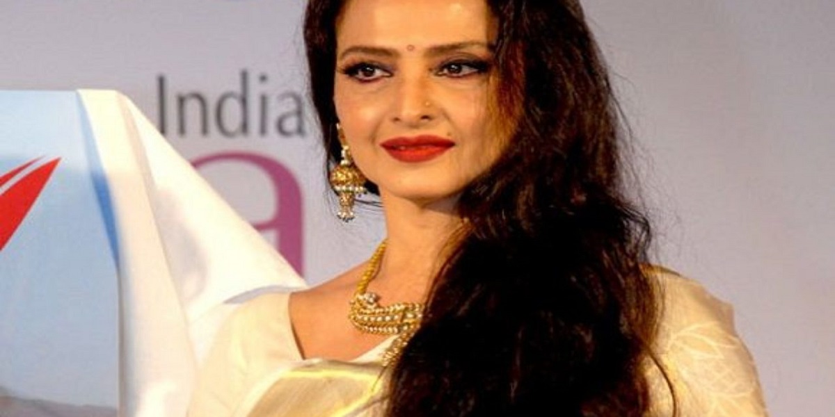 Rekha's security guard tests positive for coronavirus