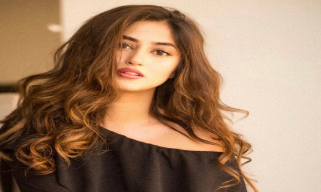Sajal Aly dazzles in new photo, mother-in-law praises