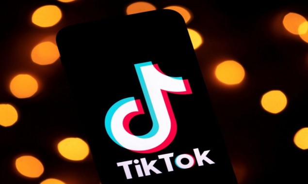Man in Lahore suffers critical wounds after he fell from a building while shooting TikTok