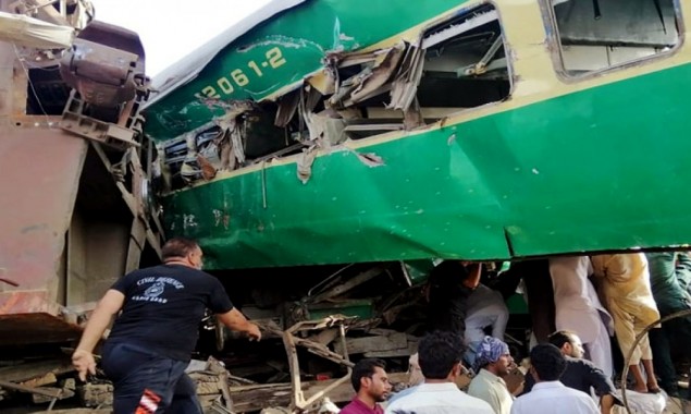 19 killed as Train rams into Sikh pilgrims’ coaster in Sheikhupura