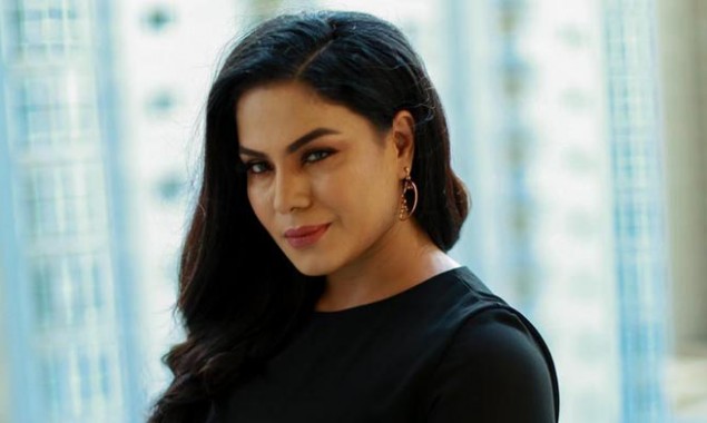 ‘The government should give a dress code for showbiz’: Veena Malik