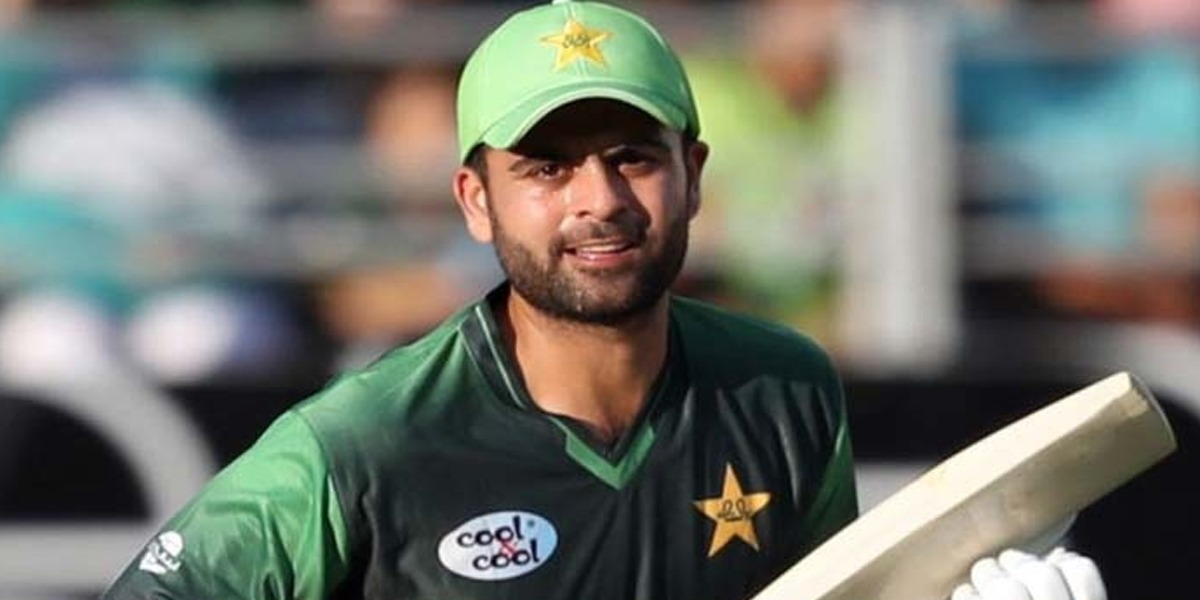 How many lakhs of protein does Ahmed Shehzad eat?