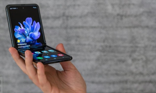 Samsung introduces chic and speedy Galaxy Z Flip 5G phone