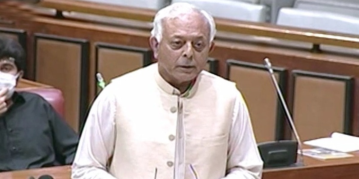 Privatization list does not include PIA, we have to restructure it: Ghulam Sarwar