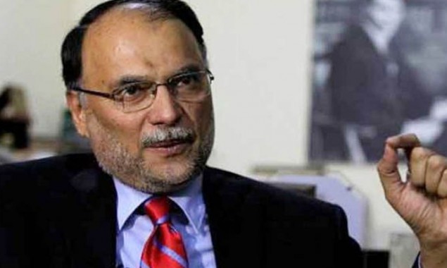 Ahsan Iqbal reaches NAB to file a reference against the Prime Minister