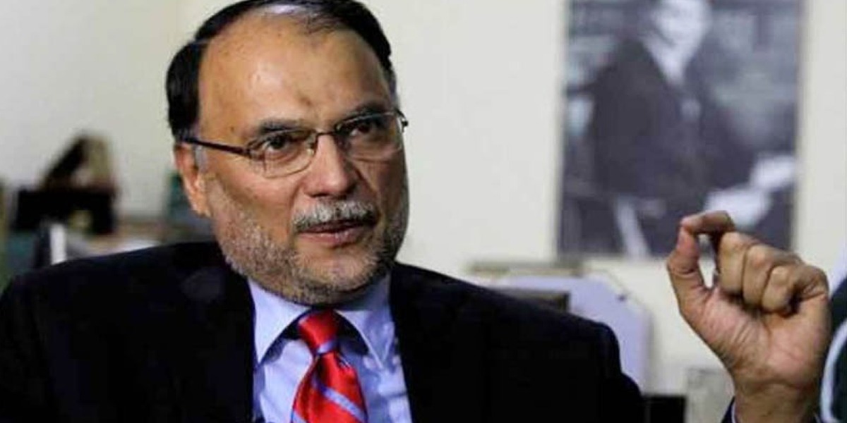 Ahsan Iqbal reaches Nab to file a reference against the Prime Minister