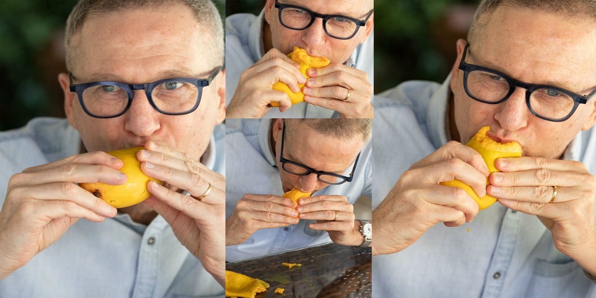 Australian diplomat eats Pakistani mangoes in 'pure Pakistani style', left everyone surprised