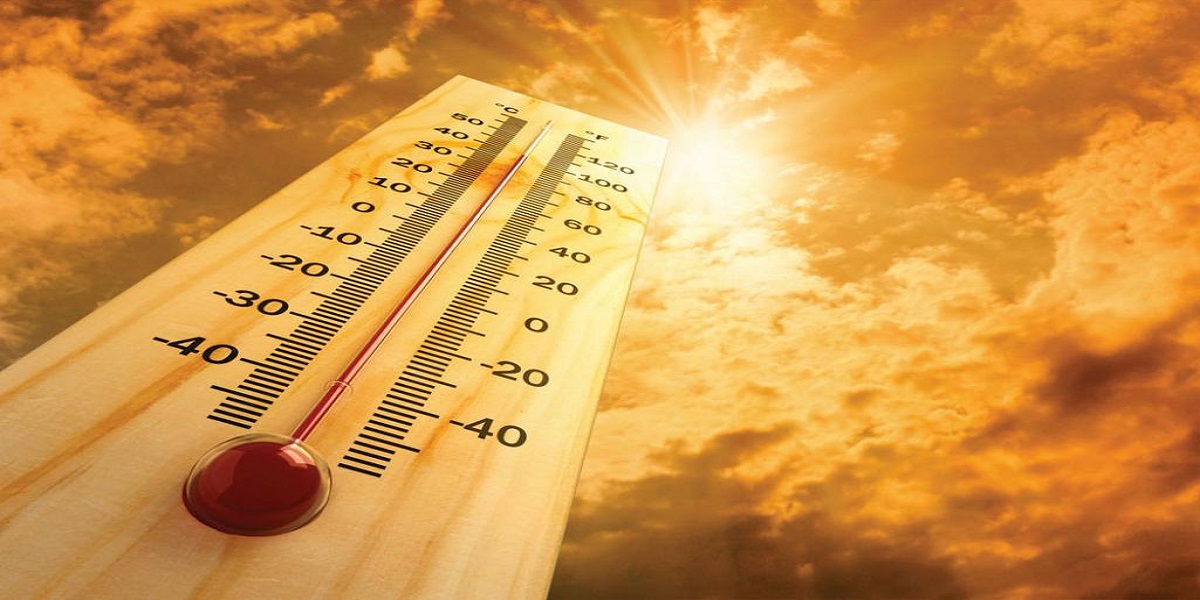 Karachi receives hot weather as temperature reaches 38 °C