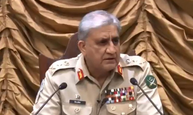 COAS General Qamar Javed Bajwa meets his counterpart in Saudi Arabia