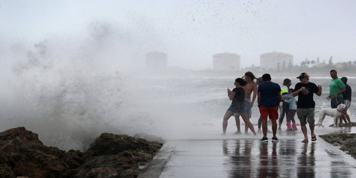 Hurricane Isaias heads for Carolinas