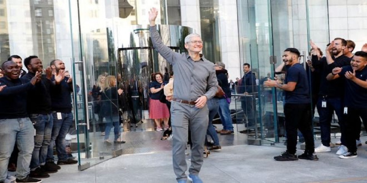 Apple chief Tim Cook joins billionaires club after increase in profit