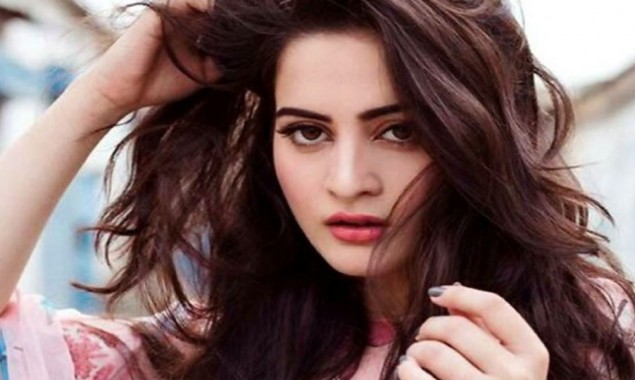 Aiman Khan looks stunning in red outfit