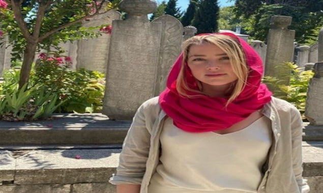 Hollywood starlet Amber Heard spotted wearing a Muslim headscarf