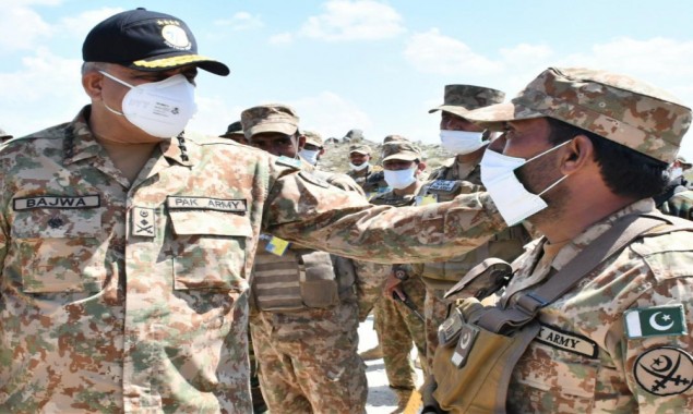 COAS visits troops working along Pak-Afghan Border in North Waziristan