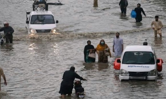 Karachi rain: Korangi Causeway sealed, 10 people killed so far