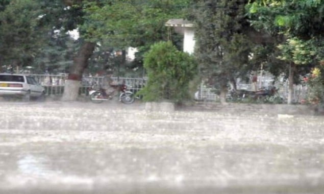 Karachi Rain: Light to heavy rain showers turn weather pleasant