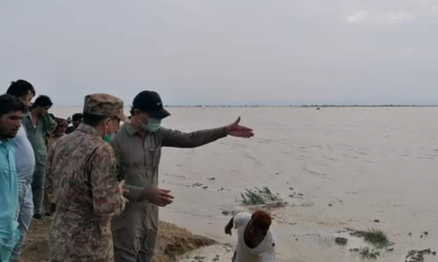 Pakistan Army continues relief operations in flood-hit Dadu