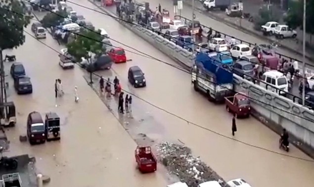 Massive Traffic Jam at Qayyumabad Chowrangi and Jam Sadiq Bridge