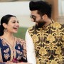 Falak Shabir tries to make wife Sarah Khan laugh during photo shoot