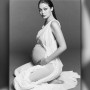 Gigi Hadid flaunts her baby bump in latest photos
