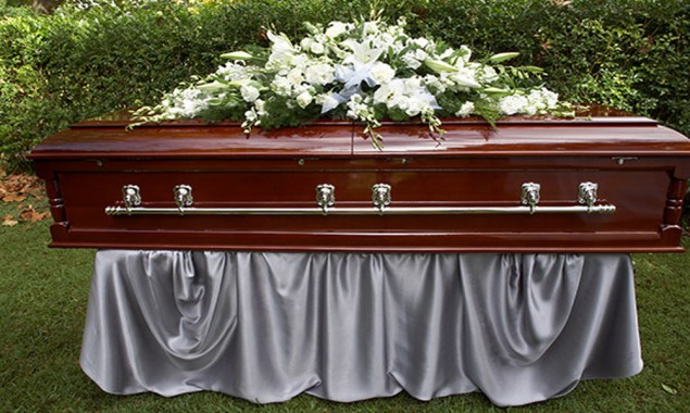 Dead woman found breathing at a funeral home