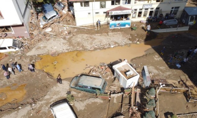 Floods wreak havoc on Black Sea coast in Turkey