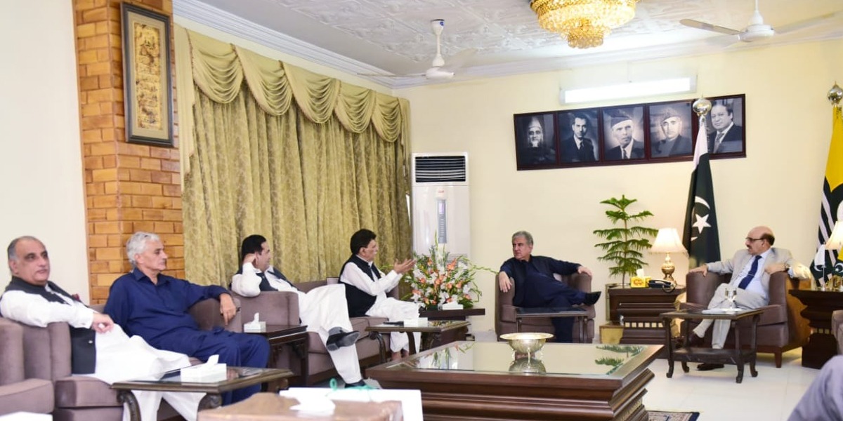 FM Shah Mahmood calls on President Azad Kashmir