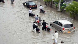 Rain in Karachi: Surjani Town residents trapped, up to waist-deep water reported