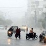 Heavy rain continues with thunder and lightning in Karachi