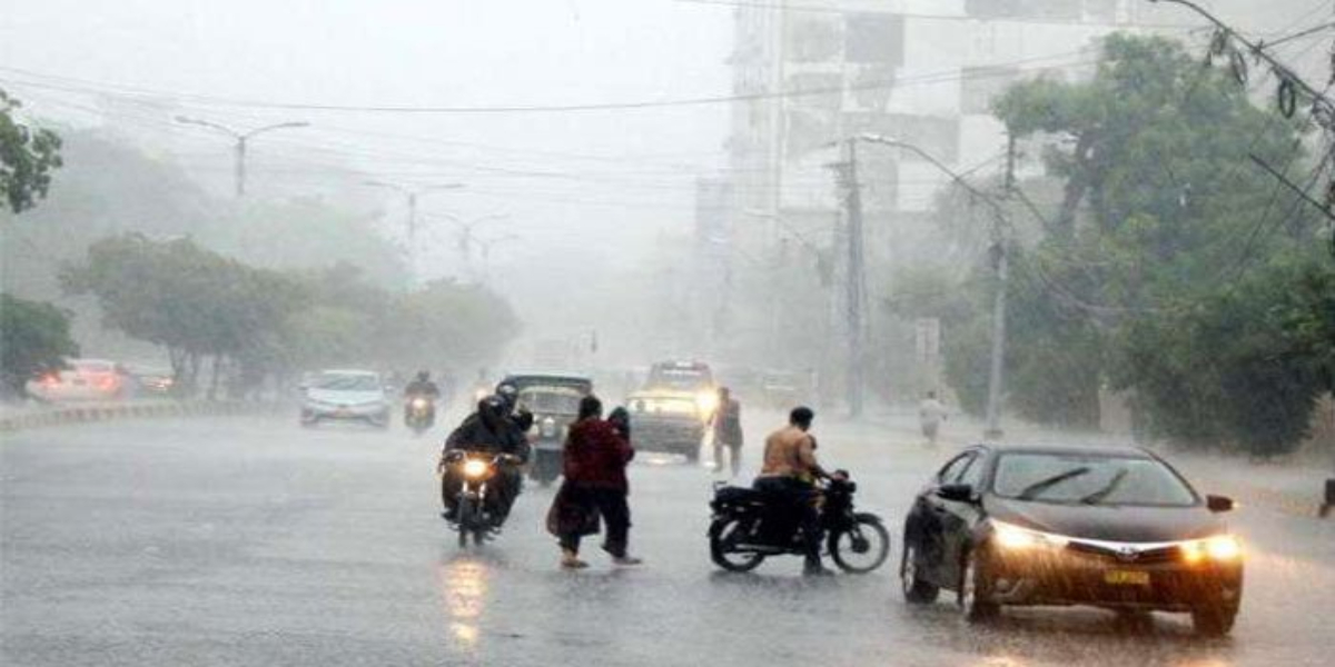 Heavy rains in Karachi lead to water-logging, power cut