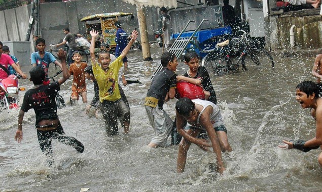 Met office forecasts rain/wind-thunderstorm in upper areas today