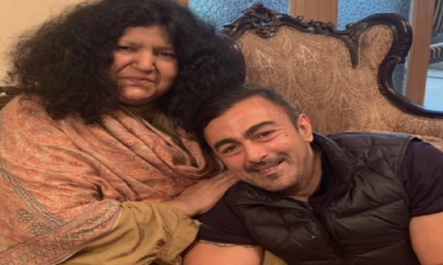 Shaan Shahid congratulates Abida Parveen as she achieves Nishan-e-Imtiaz