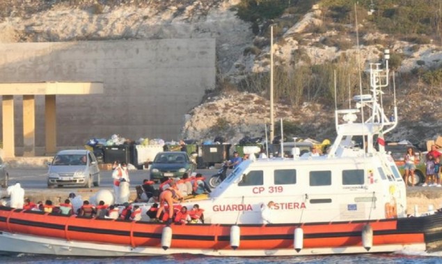Lampedusa: Woman with coronavirus gives birth in helicopter