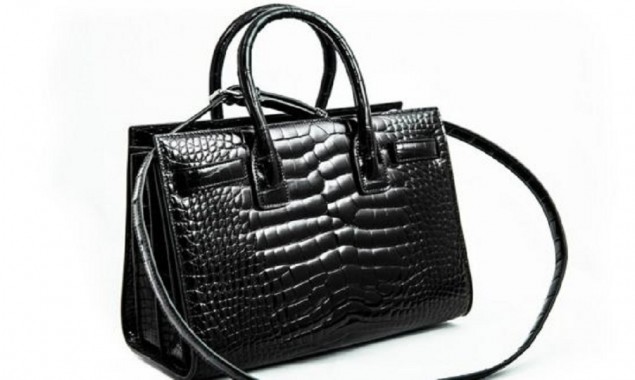 $19,000 Alligator bag destroyed as woman bought without a permit