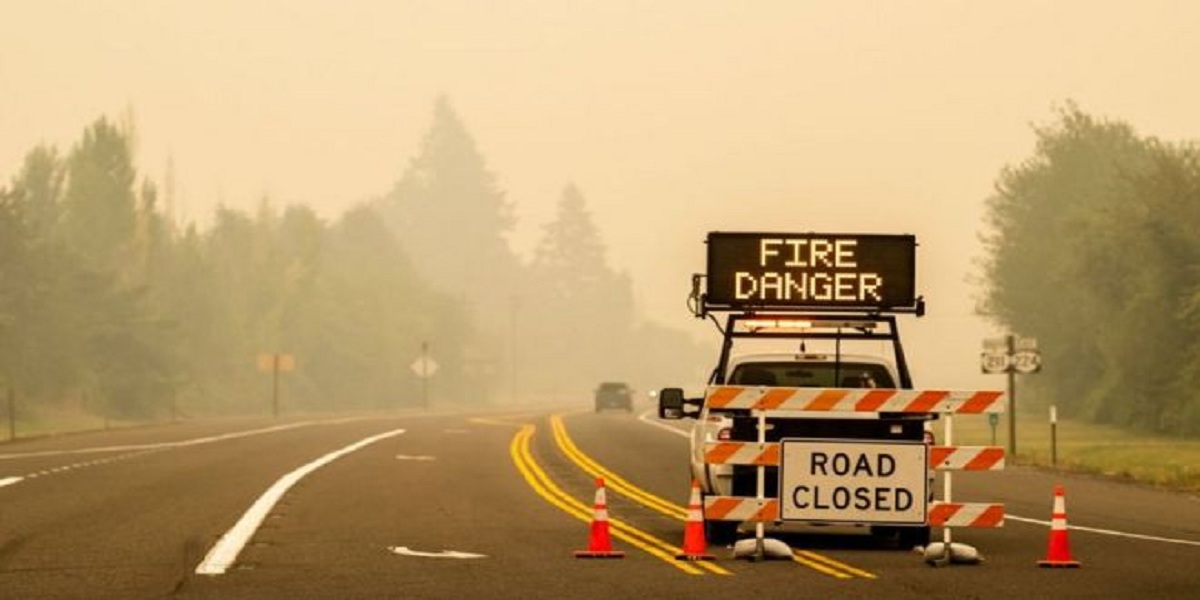 Oregon: More than 500,000 flee deadly wildfires